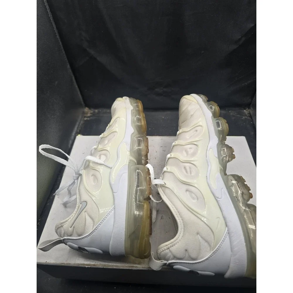 Nike Air VaporMax Plus‎ Lace Up  Athletic Shoes Men Size 10.5 White Color